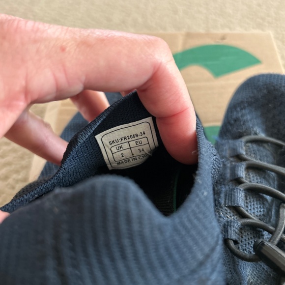 Freet youth size 34 EU, youth size 2, navy barefoot style shoe - Picture 3 of 3